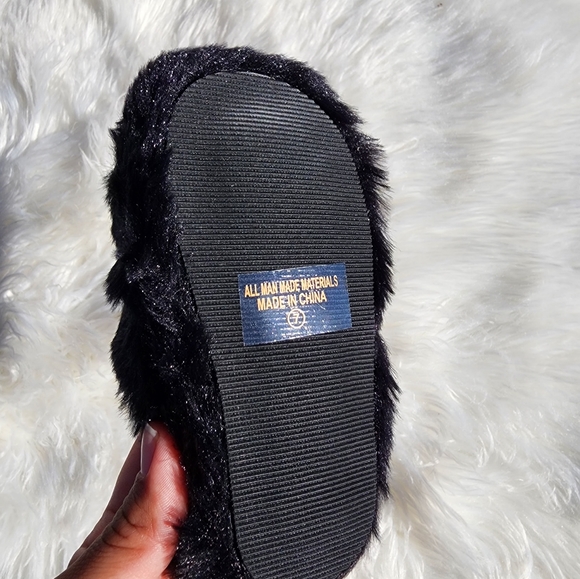 Toddler Cozy Slippers - Picture 3 of 3